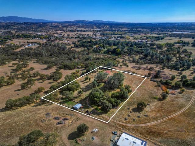 4505 4 X Ranch Road, Burson CA: https://media.crmls.org/mediaz/762d9ea0-7ee8-4e26-b145-cd1aa989f54e.jpg