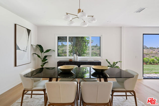 4731 Don Miguel Drive, Los Angeles CA: https://media.crmls.org/mediaz/762ec776-10b3-4ad6-988d-16c694e27958.jpg