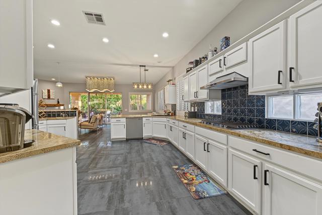 74075 W Petunia Place, Palm Desert, CA 92211