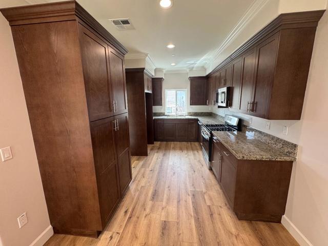 116 Bundeson Circle, Hollister CA: https://media.crmls.org/mediaz/762fbe0e-4105-47b9-a506-8ce06daeff16.jpg