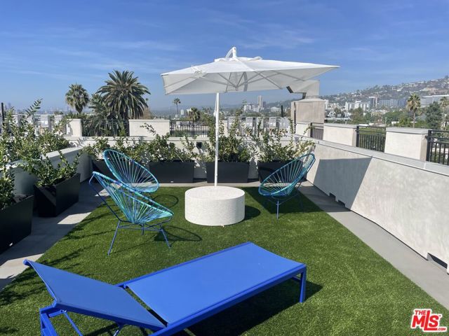 857 N Hayworth Avenue, Los Angeles CA: https://media.crmls.org/mediaz/763000ad-5479-4a8f-a815-cd8d83b75aa5.jpg