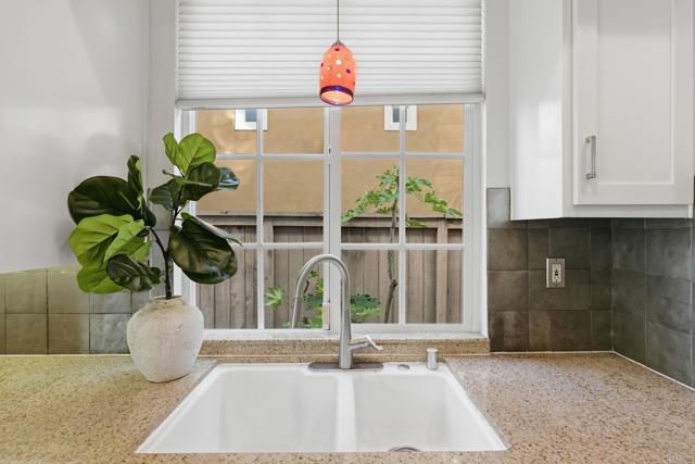 Detail Gallery Image 25 of 65 For 557 Samuel Ct, Encinitas,  CA 92024 - 5 Beds | 4/1 Baths