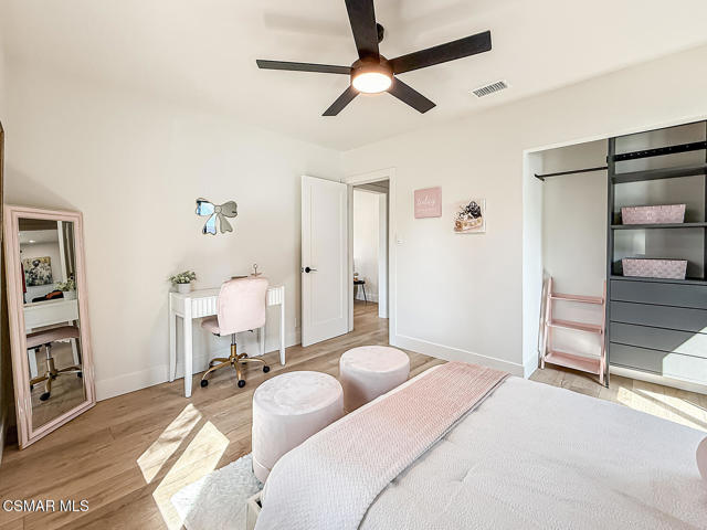 7530 Gaviota Avenue, Lake Balboa CA: https://media.crmls.org/mediaz/76310b9e-79ae-4582-a361-3bd01d2f5fb6.jpg