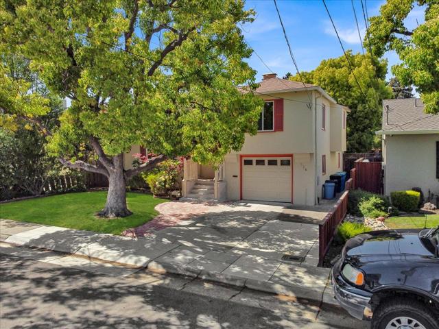 526 Sylvan Avenue, San Mateo CA: https://media.crmls.org/mediaz/7632ca21-8df8-4a69-81bb-3fc59c0c9232.jpg