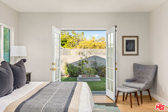 4240 Chase Avenue, Los Angeles CA: https://media.crmls.org/mediaz/76331d28-e4db-4a17-be7b-518cab5617ab.jpg