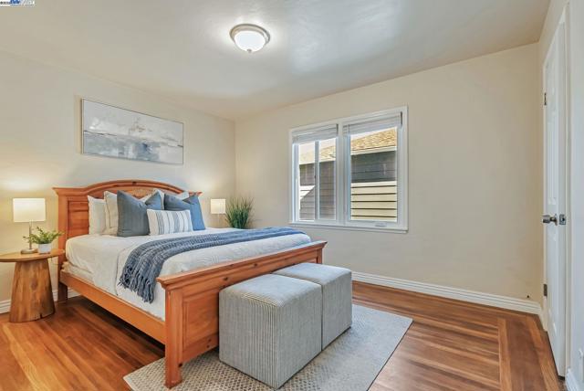 10500 Byron Ave, Oakland CA: https://media.crmls.org/mediaz/7633a520-89a9-4333-a513-6b1ab7592d5c.jpg