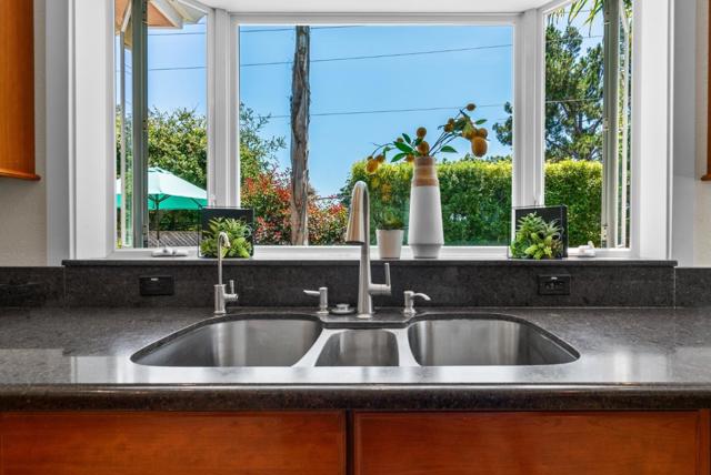 422 Mccormick Avenue, Capitola CA: https://media.crmls.org/mediaz/7633d8ac-758a-4e6a-8e9a-25ccb0fe5a42.jpg