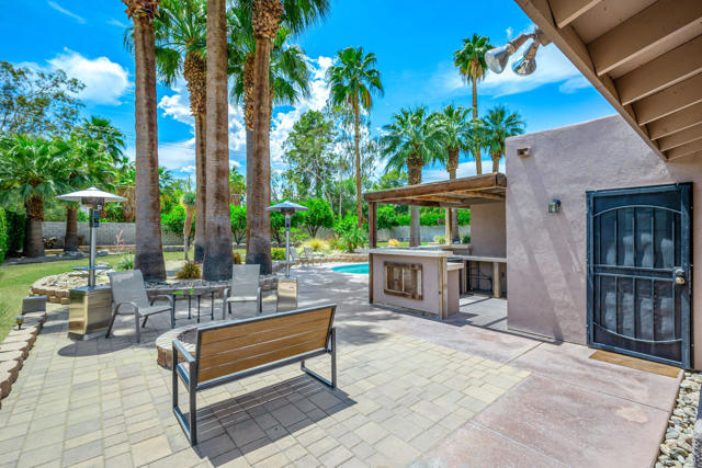 74619 Fairway Drive, Palm Desert CA: https://media.crmls.org/mediaz/7634051e-f0a2-4b11-af0c-80ca9c9c8618.jpg