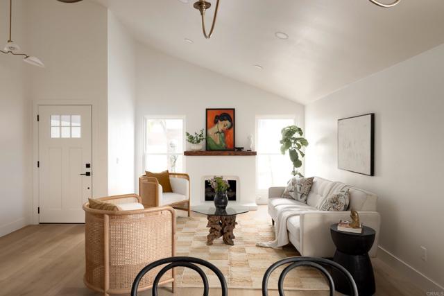 Detail Gallery Image 2 of 39 For 324 Avenida De Las Rosas, Encinitas,  CA 92024 - 4 Beds | 2/1 Baths