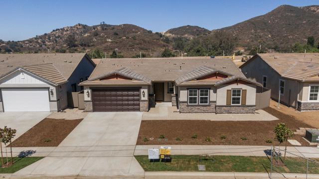 3501 Foxley Dr, Escondido CA: https://media.crmls.org/mediaz/7634a2fe-a1ca-4a3b-ab0b-270b43e0805b.jpg