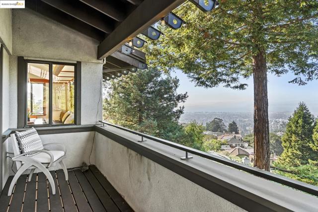 25 Dartmouth Dr, Berkeley CA: https://media.crmls.org/mediaz/7635547d-0e27-4dc3-baf7-e7f63ba770a6.jpg