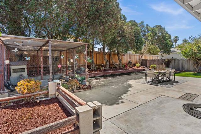 1031 Trinity Drive, Hollister CA: https://media.crmls.org/mediaz/76356e2a-ebec-44e7-94c7-45b377d79ba6.jpg