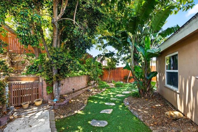 9021 Ronda Ave, San Diego CA: https://media.crmls.org/mediaz/7635bd48-b398-461f-bcfa-5ac9dfe45344.jpg
