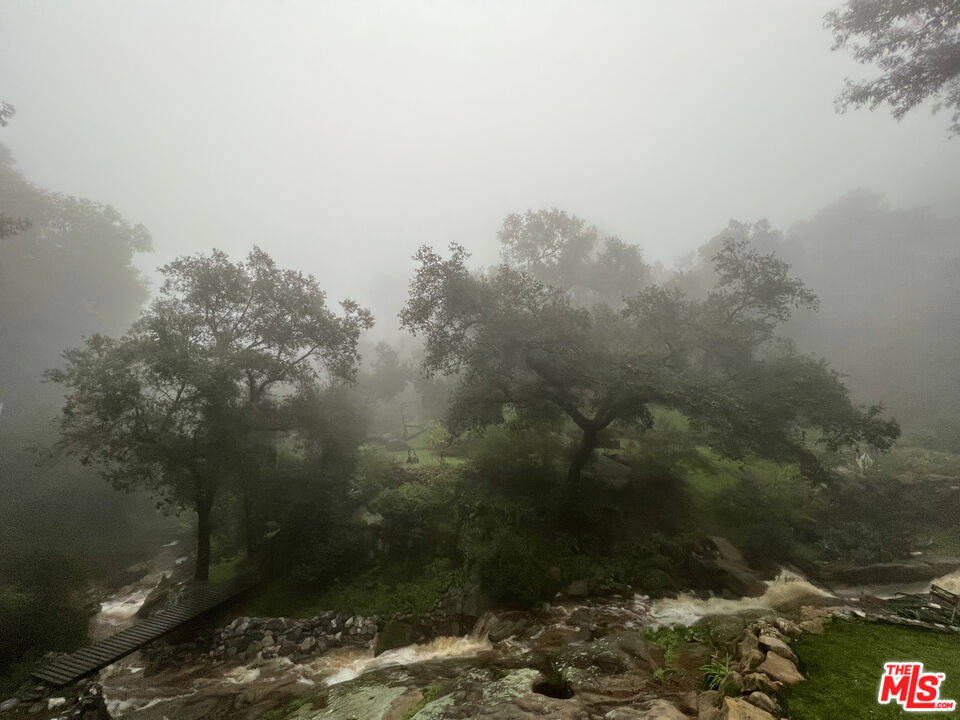 https://media.crmls.org/mediaz/76362c15-c31f-4be8-897d-6d532b75cb64.jpg?preset=X-Large