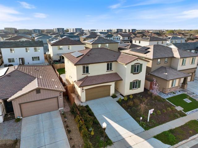 10190 Ashlar, Elk Grove CA: https://media.crmls.org/mediaz/76368b73-eafc-4cd2-997d-598bf8adaa99.jpg