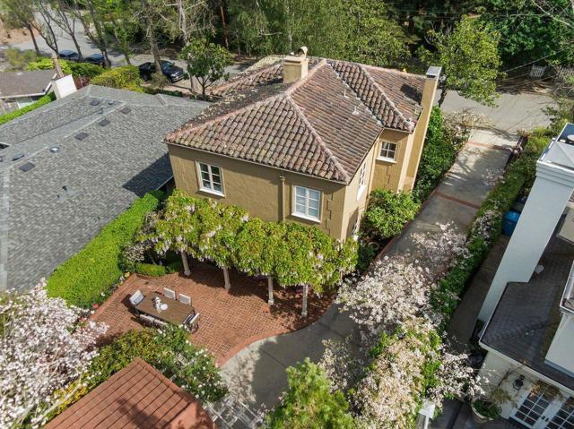 526 W Poplar Avenue, San Mateo CA: https://media.crmls.org/mediaz/7636a2e9-0ebb-427a-9aef-b6d5e229c0fe.jpg
