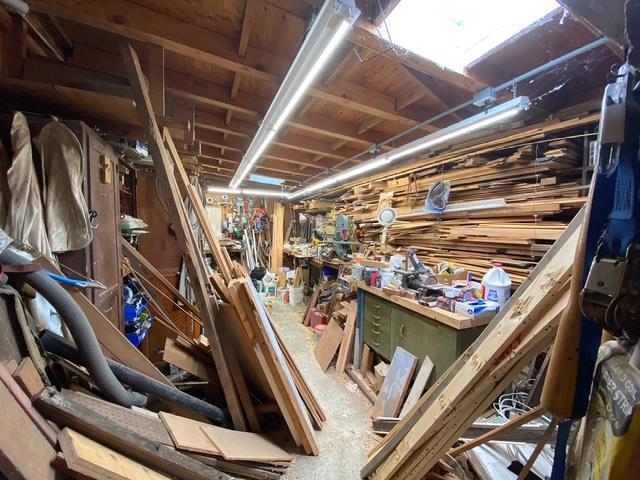 21460 Bear Creek Road, Los Gatos CA: https://media.crmls.org/mediaz/76371c89-c7b4-492c-9ca4-e2c9691b1189.jpg