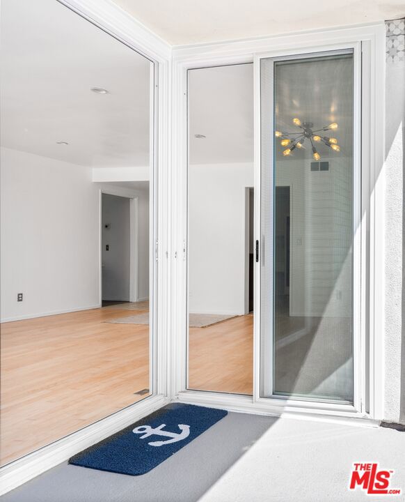 1807 Camden Avenue, Los Angeles CA: https://media.crmls.org/mediaz/763800be-1ff5-4b4f-ace4-0d1af80e95e1.jpg