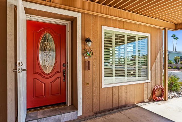 39231 Hidden Water Place, Palm Desert CA: https://media.crmls.org/mediaz/7638618e-8dc8-4980-91b7-c39cd29741a7.jpg
