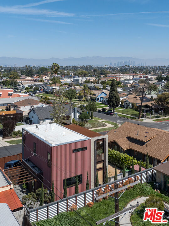 5701 7th Avenue, Los Angeles CA: https://media.crmls.org/mediaz/763861b0-1cc6-43d2-9a9d-82955df67dc8.jpg