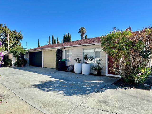 839 Coolidge Avenue, Sunnyvale CA: https://media.crmls.org/mediaz/76388cbb-b086-45ac-9ec1-ebdadf49ac1f.jpg
