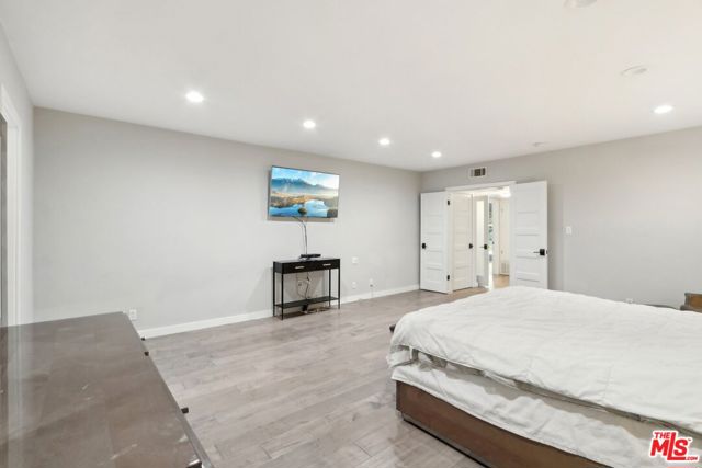 15539 Hamner Drive, Los Angeles CA: https://media.crmls.org/mediaz/76391a51-ba3f-473e-a007-ace4a7a18d60.jpg