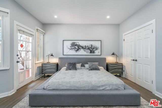 2622 2nd Street, Santa Monica CA: https://media.crmls.org/mediaz/763a499d-f483-4f70-bd16-87a632f0262d.jpg