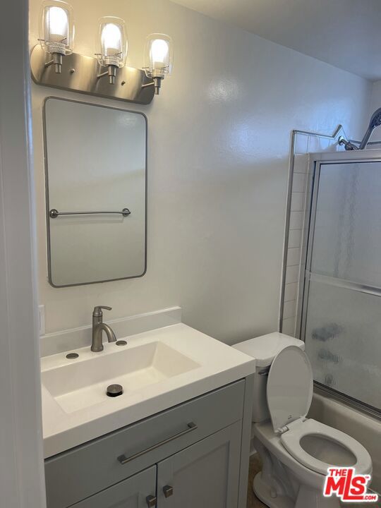 1620 Brockton Avenue, Los Angeles CA: https://media.crmls.org/mediaz/763bf841-3508-4752-8e83-86ba17680df3.jpg
