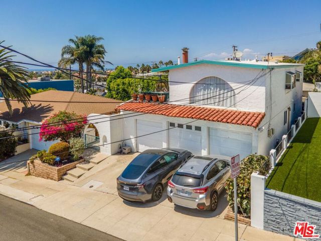 831 13th Street, Hermosa Beach, California 90254, ,Residential Income,Sold,13th,22194461