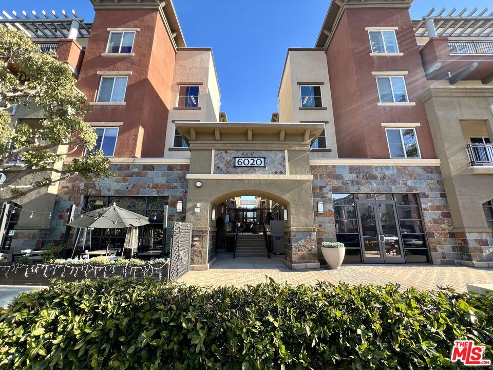 6020 Seabluff Drive #302
