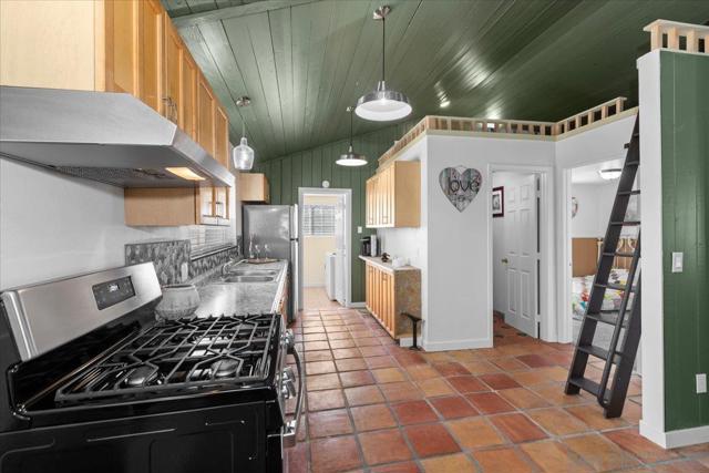 12220 Rebel Wind Rd, Descanso CA: https://media.crmls.org/mediaz/763d4228-9ed5-468e-bdf2-261d93102eb6.jpg