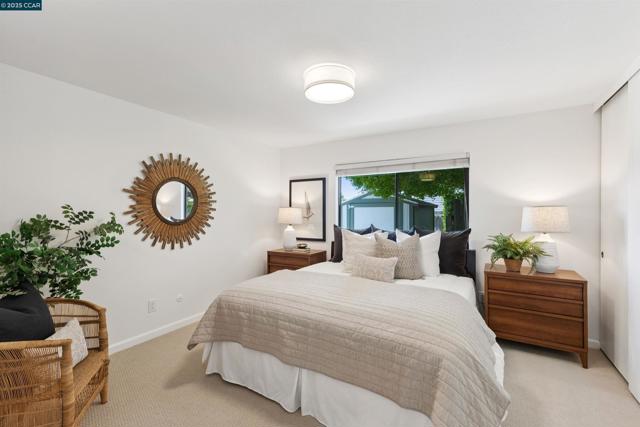 1752 Berrywood Ct, Concord CA: https://media.crmls.org/mediaz/763d5343-a6ea-427b-ab6f-297af29b067c.jpg