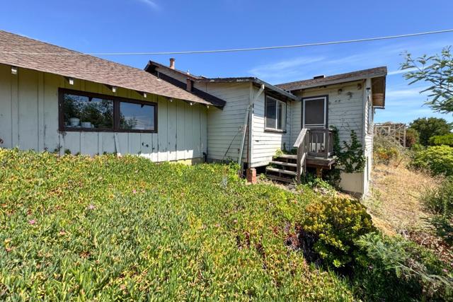 3300 Crestline Way, Soquel CA: https://media.crmls.org/mediaz/763d90f9-2f1e-4d50-a70d-df96863c1db3.jpg