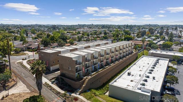 8160 Golden Ave, Lemon Grove CA: https://media.crmls.org/mediaz/763dd06c-91a8-4d8f-bc07-6b378eb30104.jpg