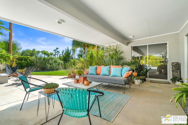 2072 S Bobolink Lane, Palm Springs, CA 92264