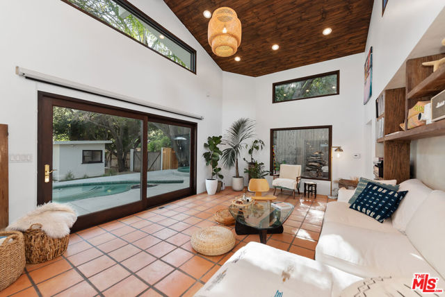 1362 OLD TOPANGA CANYON Road photo 3
