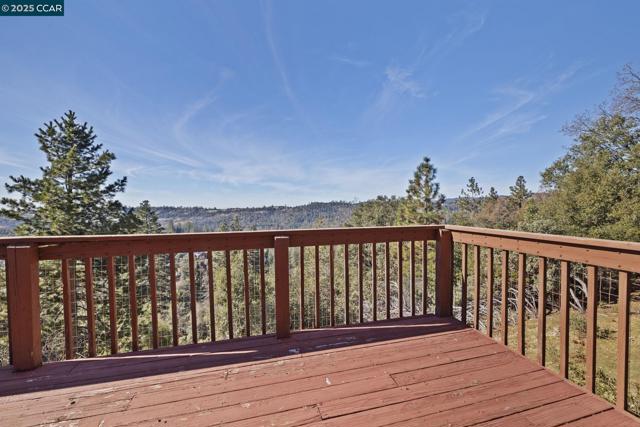 18957 Stag Circle, Tuolumne CA: https://media.crmls.org/mediaz/763fa35d-0304-408a-9e15-094fbd68d641.jpg