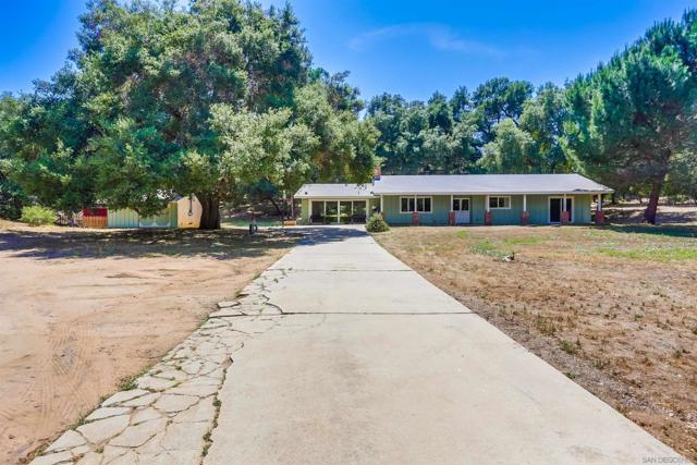 30180 Lilac Rd, Valley Center CA: https://media.crmls.org/mediaz/76411a35-9916-4910-8713-7fcef5b612ce.jpg