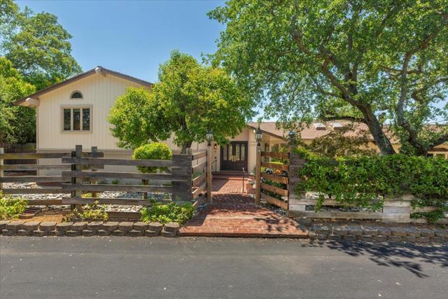 17095 Summit Way, Los Gatos CA: https://media.crmls.org/mediaz/76412930-0720-4e11-918b-4566f6a027b9.jpg