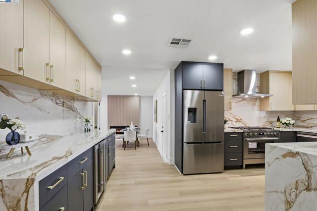 32252 Coronation dr, Union City CA: https://media.crmls.org/mediaz/7641ff3c-e4cd-440e-9f43-687a0a5f15c9.jpg