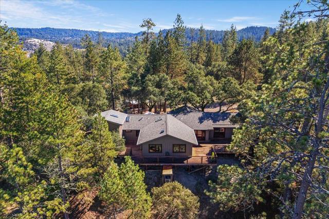 7409 Hihn Road, Ben Lomond CA: https://media.crmls.org/mediaz/76421166-7b0a-48a7-b986-7b28c816bcd9.jpg