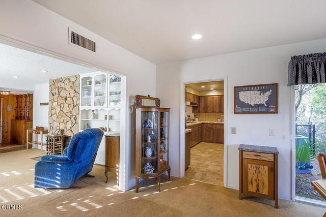 Detail Gallery Image 18 of 36 For 3727 Beechglen Dr, La Crescenta,  CA 91214 - 3 Beds | 2 Baths