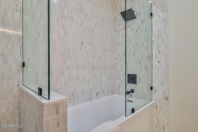 514 W Washington Boulevard, Pasadena CA: https://media.crmls.org/mediaz/764327bd-f665-416f-9134-6bbb2244aa52.jpg