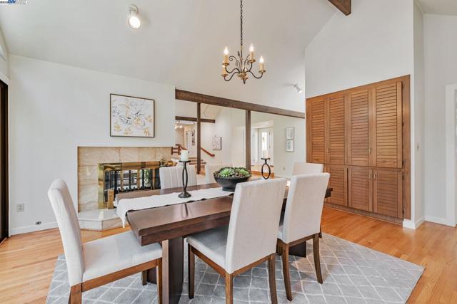 2394 Ironwood Pl, Alamo CA: https://media.crmls.org/mediaz/76437fc5-6714-4432-8c2f-5280bf2b9e4c.jpg