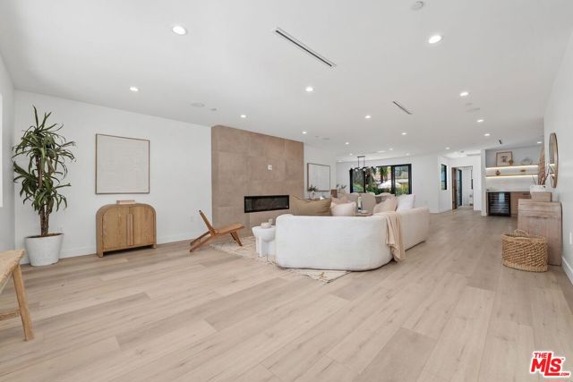 3 Bed Home for Sale in Encino, California