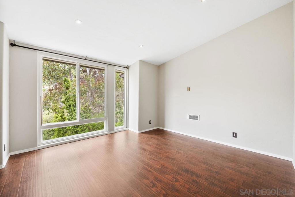 MLS #250032541SD image #6