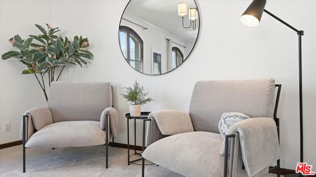 9249 Burton Way, Beverly Hills CA: https://media.crmls.org/mediaz/7644525f-d38f-48a1-8eb3-f08d7ee38853.jpg