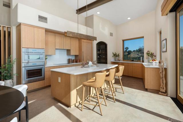 10027 Tall Oak Drive, Escondido CA: https://media.crmls.org/mediaz/7644cb04-c061-4430-b6d3-8dfab44549bd.jpg