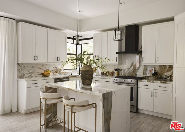 4967 Llano Drive, Woodland Hills CA: https://media.crmls.org/mediaz/764555f1-39c7-4d35-8ba8-b20721b343ea.jpg