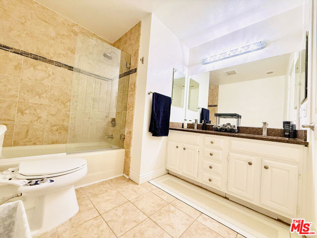 Drew Fenton | 11907 Darlington Avenue Los Angeles CA | MLS: 7264256